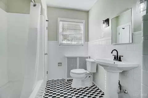 Bath - 1346 Herlin Pl, Cincinnati, OH 45208 photo 1 of 4