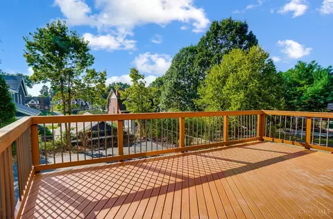 Exterior - 1346 Herlin Pl, Cincinnati, OH 45208 photo 5 of 8