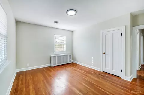 Bedroom - 1346 Herlin Pl, Cincinnati, OH 45208 photo 7 of 9