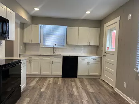 2860 Dirheim Ave, Cincinnati, OH 45211 photo 11