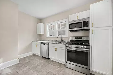 Kitchen - 6221 Hedge Ave, Cincinnati, OH 45213 photo 1 of 2