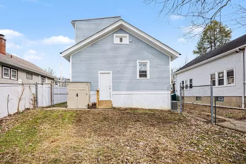 Exterior - 6221 Hedge Ave, Cincinnati, OH 45213 photo 1 of 2