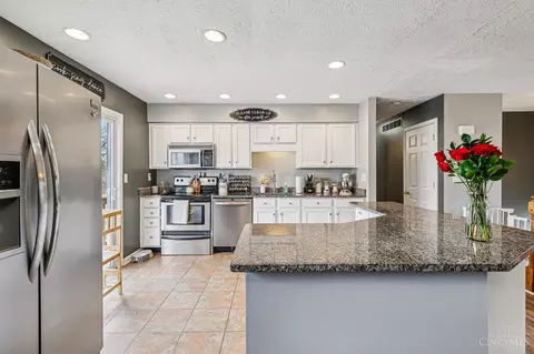 4834 Summerside Rd, Cincinnati, OH 45244 photo 9