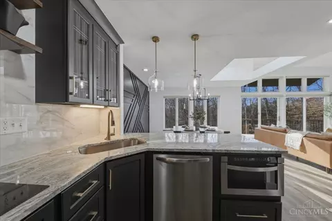 Kitchen - 11 Spring Hill Dr, Mariemont, OH 45227 photo 4 of 6
