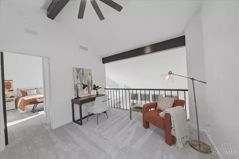 Entry Way - 11 Spring Hill Dr, Mariemont, OH 45227 photo 9 of 11