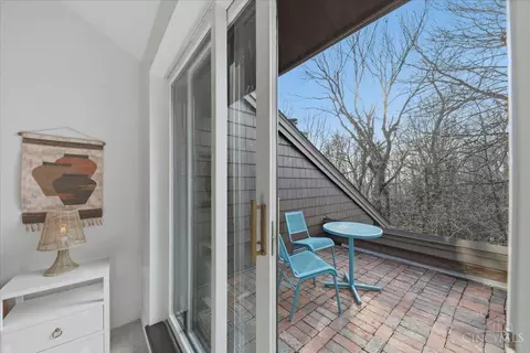 Bedroom - 11 Spring Hill Dr, Mariemont, OH 45227 photo 5 of 6