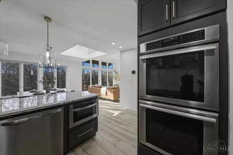 Kitchen - 11 Spring Hill Dr, Mariemont, OH 45227 photo 5 of 6