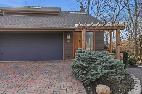 11 Spring Hill Dr, Mariemont, OH 45227