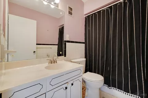 Bath - 1092 Morado Dr, Cincinnati, OH 45238 photo 1 of 2