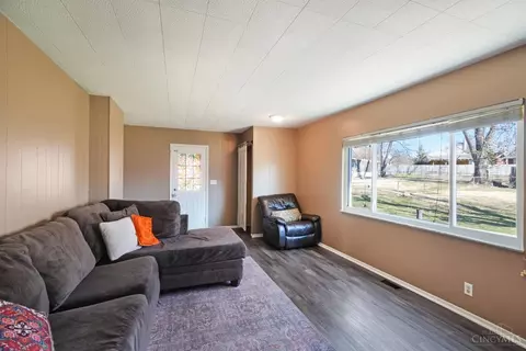 Living - 1092 Morado Dr, Cincinnati, OH 45238 photo 1 of 2
