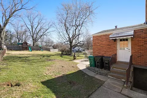 Exterior - 1092 Morado Dr, Cincinnati, OH 45238 photo 6 of 9