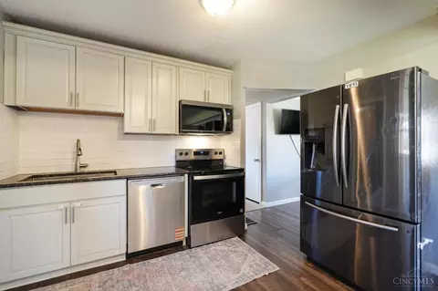 Kitchen - 1092 Morado Dr, Cincinnati, OH 45238 photo 4 of 4