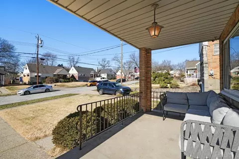 Exterior - 1092 Morado Dr, Cincinnati, OH 45238 photo 3 of 9
