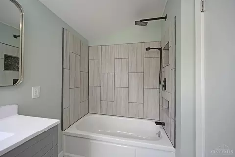 Bath - 329 Walnut St, Reading, OH 45215 photo 5 of 5