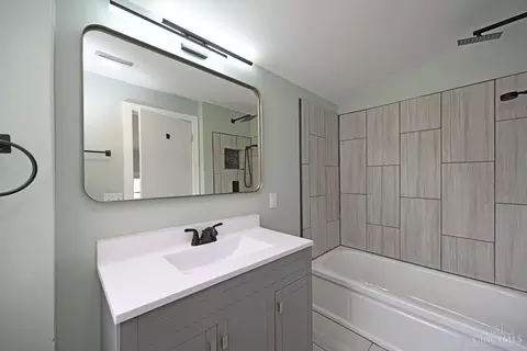 Bath - 329 Walnut St, Reading, OH 45215 photo 4 of 5