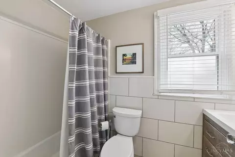 Bath - 2844 Markbreit Ave, Cincinnati, OH 45209 photo 3 of 3