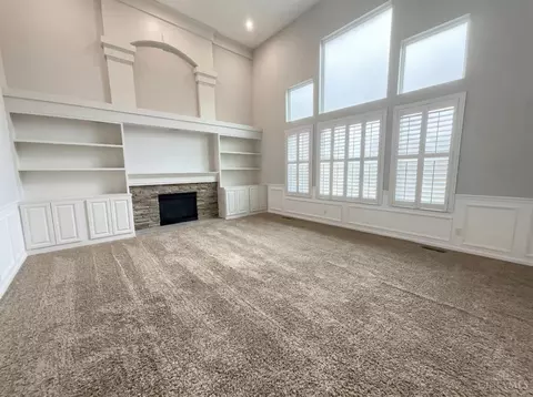 Living - 770 Dorgene Ln, Cincinnati, OH 45244 photo 3 of 9
