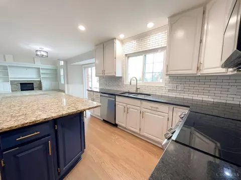 Kitchen - 770 Dorgene Ln, Cincinnati, OH 45244 photo 3 of 4