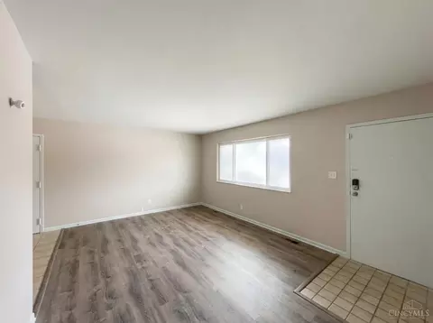 Living - 8724 Neptune Dr, Cincinnati, OH 45231 photo 2 of 4