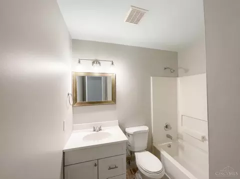 Bath - 8724 Neptune Dr, Cincinnati, OH 45231 photo 2 of 2