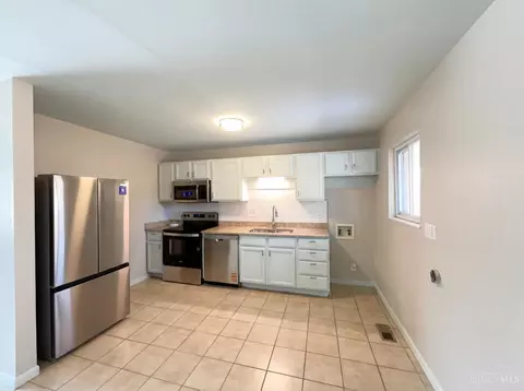 Kitchen - 8724 Neptune Dr, Cincinnati, OH 45231 photo 1 of 3