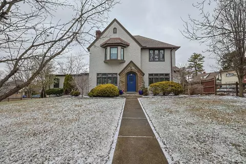 5835 Montgomery Rd, Cincinnati, OH 45212