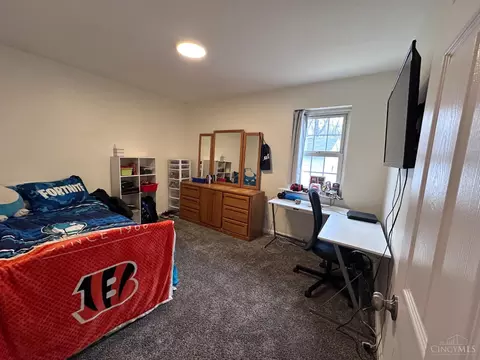 Bedroom - 8622 Plainfield Ln, Cincinnati, OH 45236 photo 1 of 5