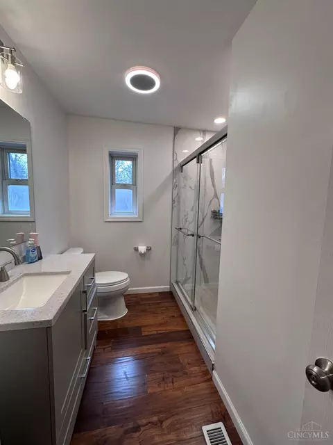 Bath - 8622 Plainfield Ln, Cincinnati, OH 45236 photo 1 of 3