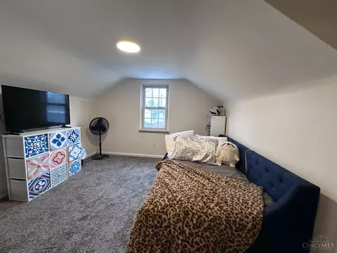 Bedroom - 8622 Plainfield Ln, Cincinnati, OH 45236 photo 4 of 5