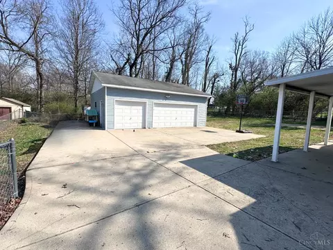Exterior - 8622 Plainfield Ln, Cincinnati, OH 45236 photo 3 of 5