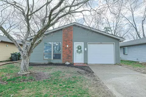 3700 Greenwood Dr, Middletown, OH 45044