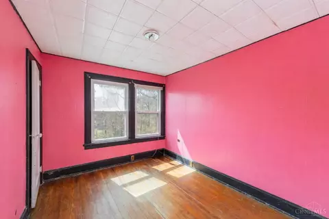 Bedroom - 3511 Evanston Ave, Cincinnati, OH 45207 photo 5 of 5