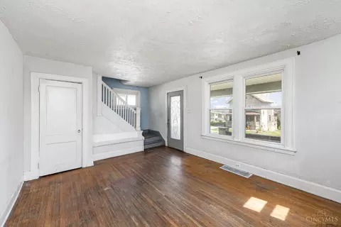 Living - 3511 Evanston Ave, Cincinnati, OH 45207 photo 1 of 2
