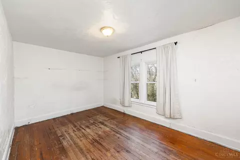 Bedroom - 3511 Evanston Ave, Cincinnati, OH 45207 photo 1 of 5
