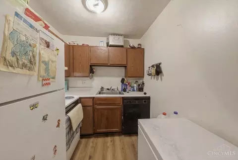 Kitchen - 2814 Harrison Ave, Cincinnati, OH 45211 photo 3 of 6