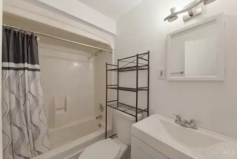 Bath - 2814 Harrison Ave, Cincinnati, OH 45211 photo 1 of 9