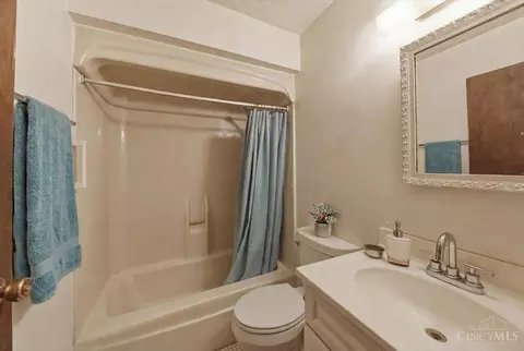 Bath - 2814 Harrison Ave, Cincinnati, OH 45211 photo 6 of 9