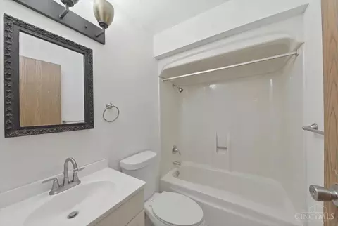 Bath - 2814 Harrison Ave, Cincinnati, OH 45211 photo 3 of 9