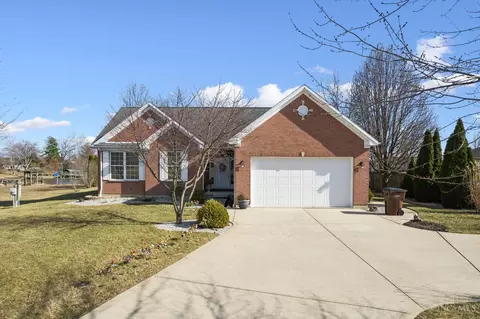 440 Waynoka Dr, Lake Waynoka, OH 45171