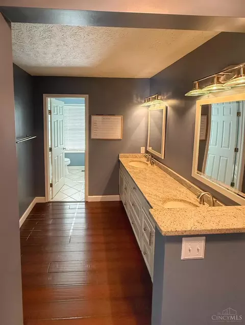 Bath - 854 Gorham Dr, Cincinnati, OH 45245 photo 1 of 3