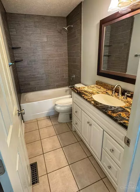 Bath - 854 Gorham Dr, Cincinnati, OH 45245 photo 2 of 3