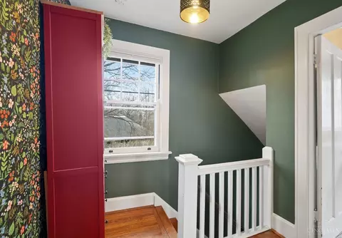 Entry Way - 320 Amazon Ave, Cincinnati, OH 45220 photo 4 of 5