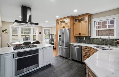 Kitchen - 320 Amazon Ave, Cincinnati, OH 45220 photo 2 of 4