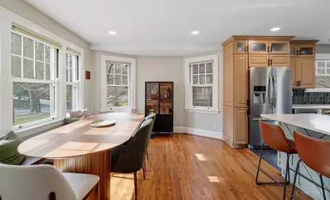 Dining - 320 Amazon Ave, Cincinnati, OH 45220 photo 1 of 3