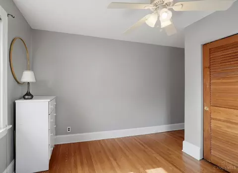 Bedroom - 320 Amazon Ave, Cincinnati, OH 45220 photo 4 of 4