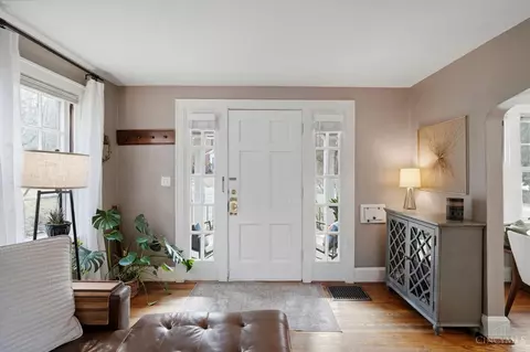 Entry Way - 320 Amazon Ave, Cincinnati, OH 45220 photo 1 of 5