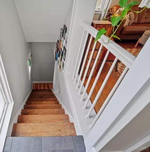 Entry Way - 320 Amazon Ave, Cincinnati, OH 45220 photo 5 of 5
