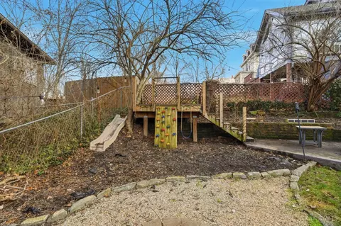 Exterior - 320 Amazon Ave, Cincinnati, OH 45220 photo 11 of 16
