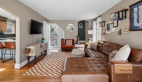 Living - 320 Amazon Ave, Cincinnati, OH 45220 photo 1 of 3