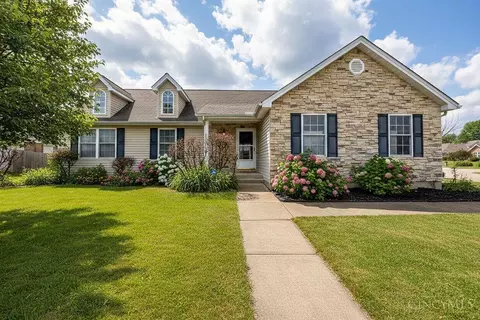 70 Harvest Ct, Oxford, OH 45056